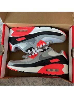 Nike Air Max 90 GS in White, Black & Cool Grey